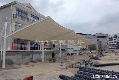 藍(lán)田充電站車(chē)棚順利竣工