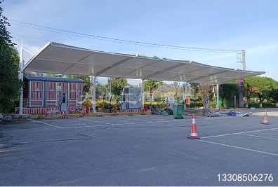 云南文山服務(wù)區(qū)充電站車棚順利竣工