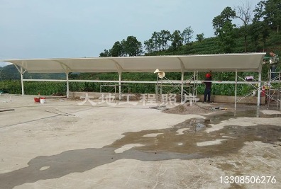 貴州省關(guān)嶺縣扒子電動(dòng)車(chē)充電車(chē)棚順利竣工